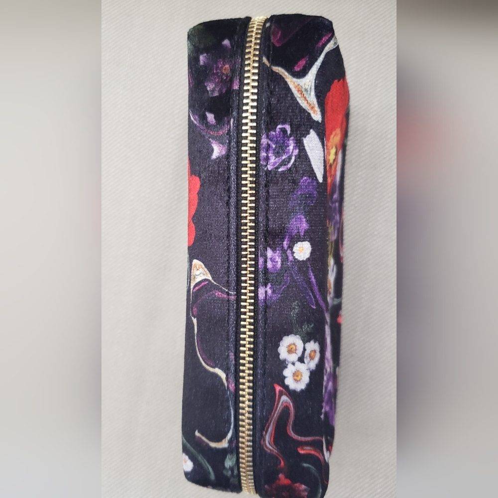 Lisa Eldridge Floral Velvet Cosmetic Bag - Picture 3 of 8